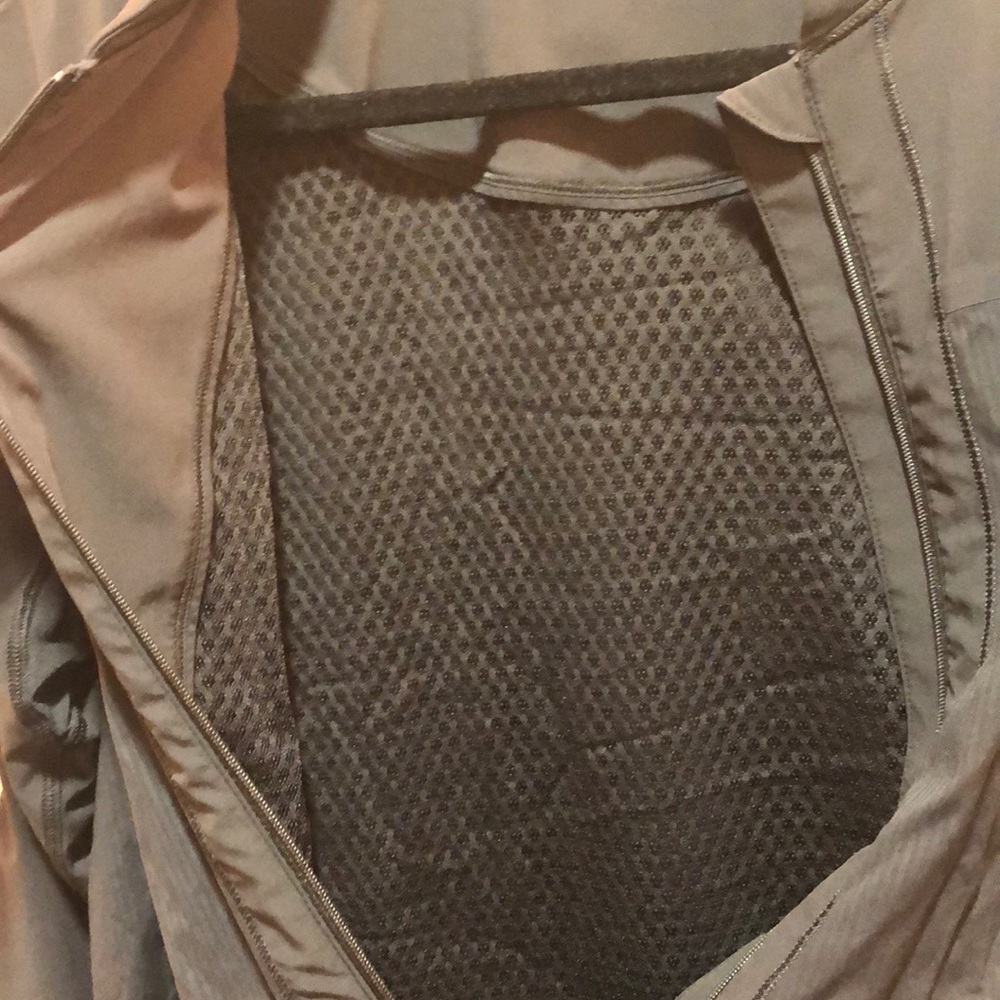 Lululemon black jacket - Picture 5 of 6